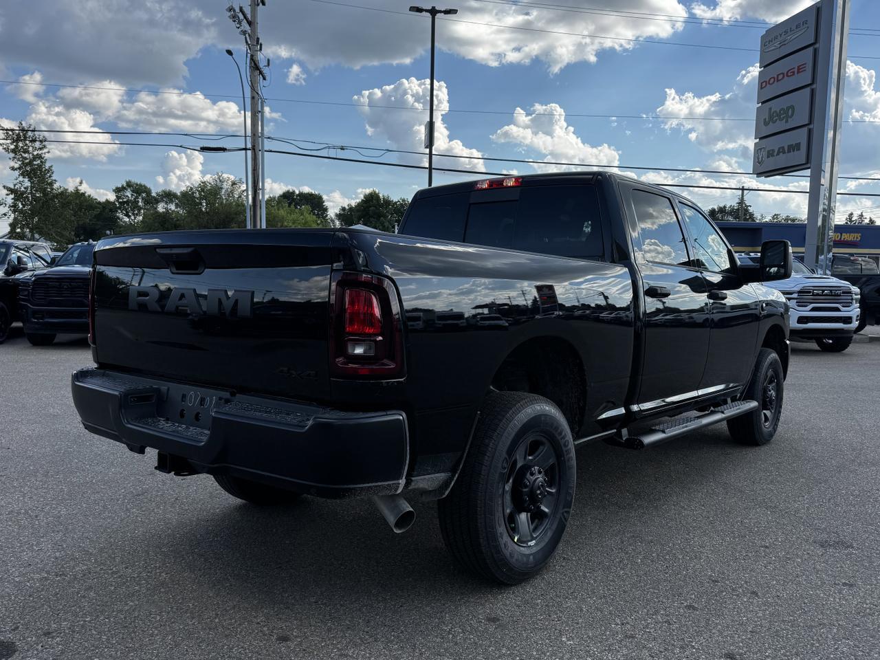 2025 Ram 2500 Tradesman Crew Cab 4x4 | Cummins Diesel | Front Bench | Towing | NAV | Backup Camera Redwater AB
