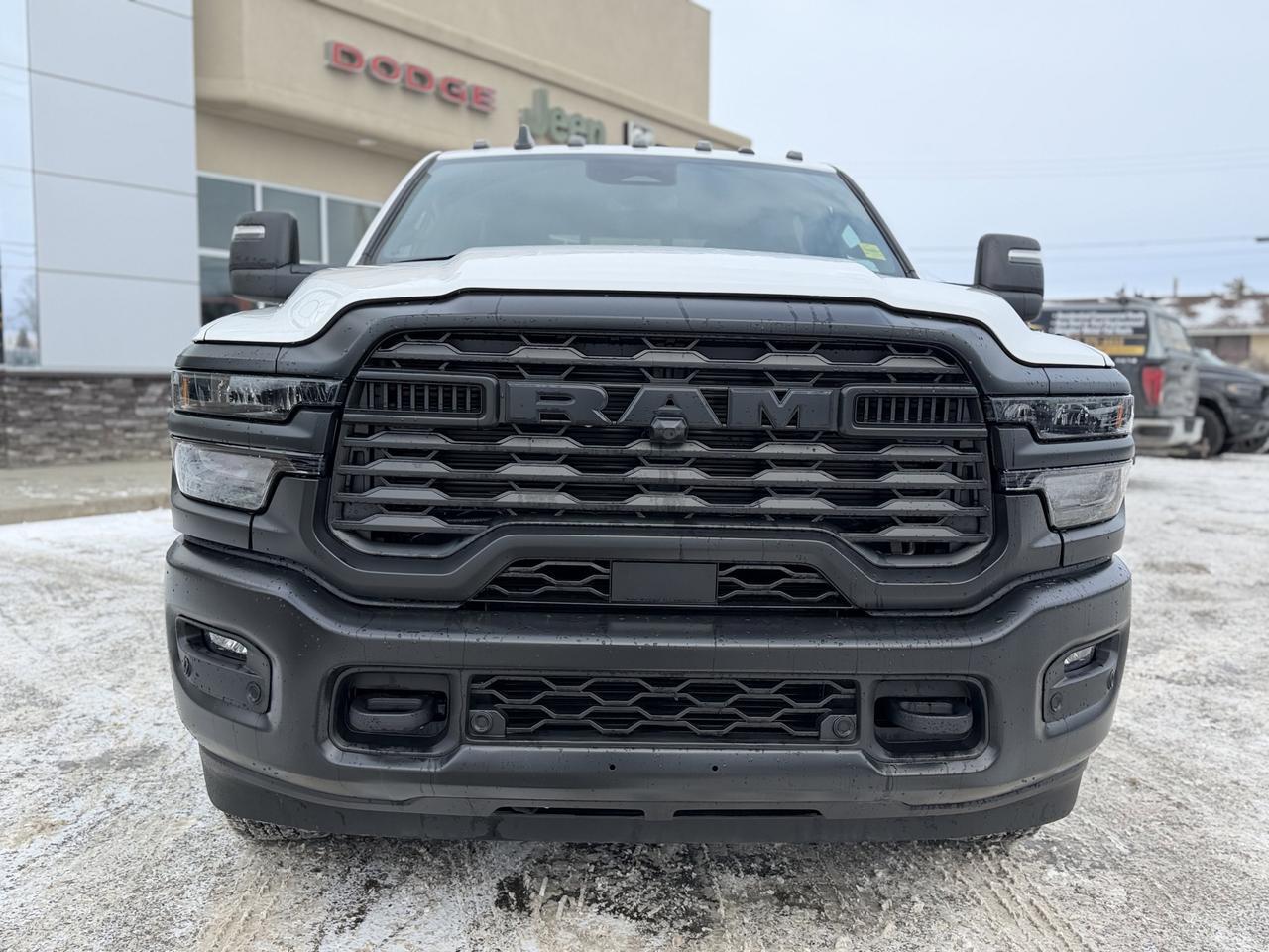 2025 Ram 2500 Tradesman Crew Cab 4x4 | HO Cummins Diesel | Tow Package | NAV | Bright White Redwater AB