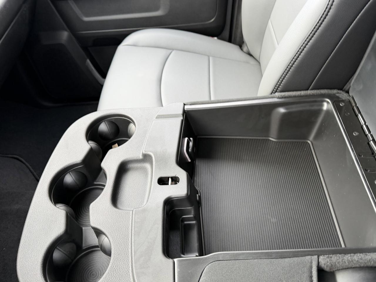 2025 Ram 2500 Tradesman Crew Cab 4x4 | HO Cummins Diesel | Tow Package | NAV | Bright White Redwater AB