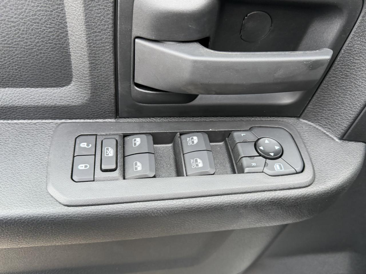 2025 Ram 2500 Tradesman Crew Cab 4x4 | HO Cummins Diesel | Tow Package | NAV | Bright White Redwater AB