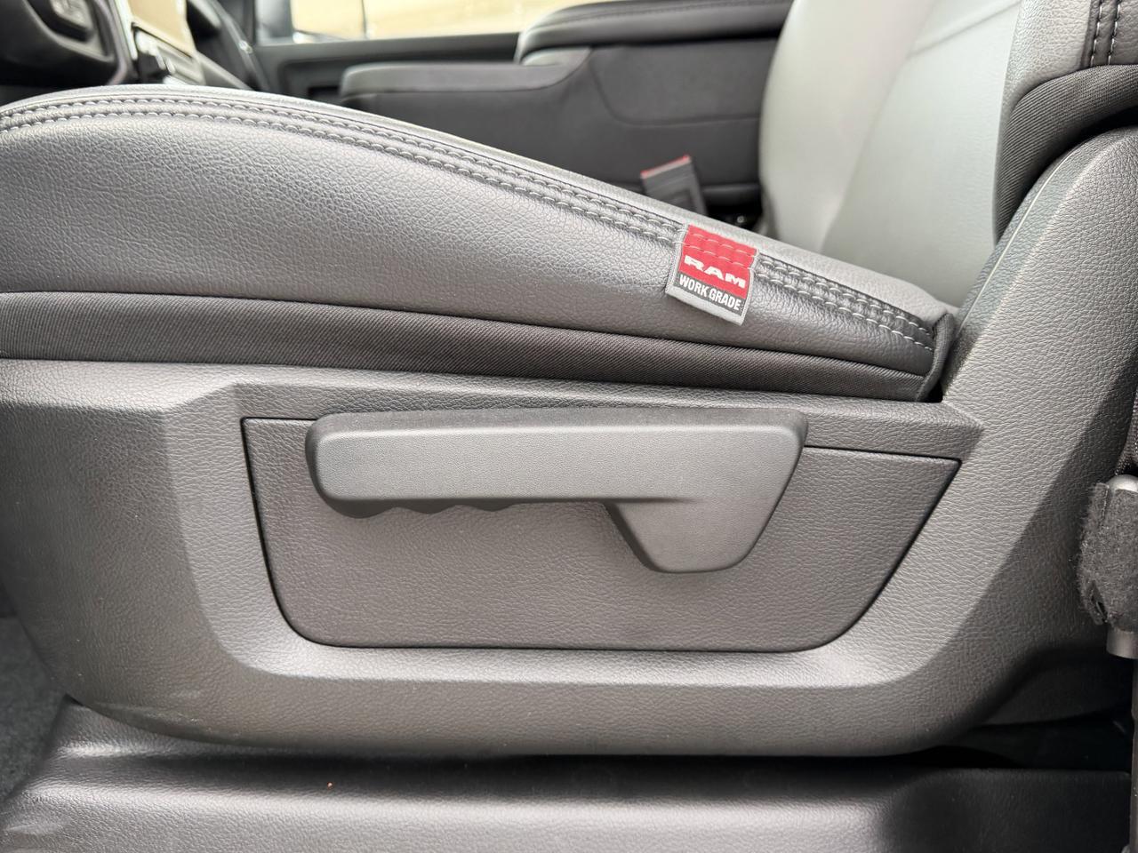 2025 Ram 2500 Tradesman Crew Cab 4x4 | HO Cummins Diesel | Tow Package | NAV | Bright White Redwater AB