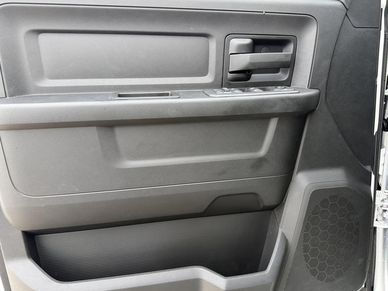 2025 Ram 2500 Tradesman Crew Cab 4x4 | HO Cummins Diesel | Tow Package | NAV | Bright White Redwater AB