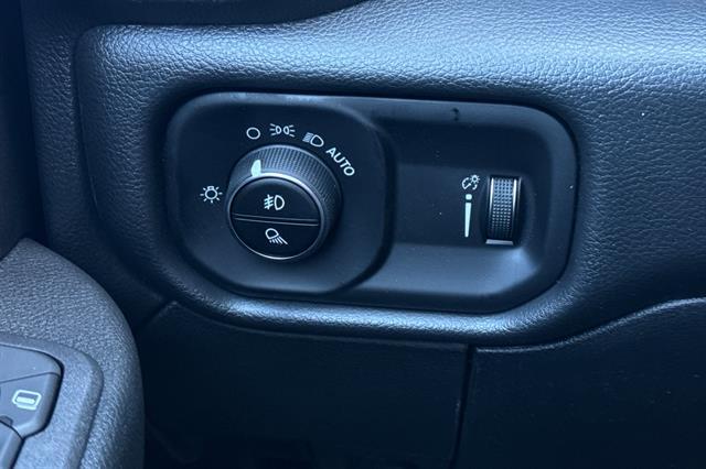 2025 Ram 2500 Tradesman Crew Cab 4x4 8&apos; Box Morgan Hill CA