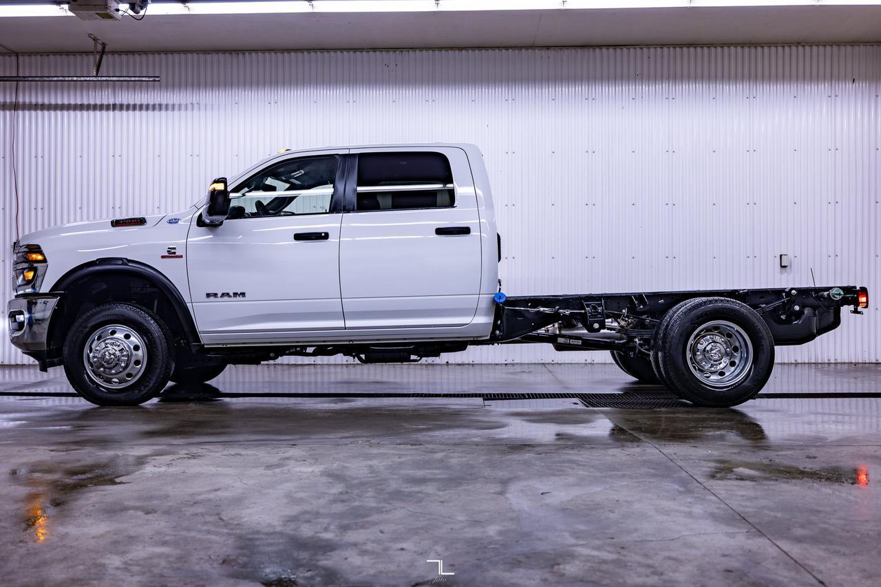 2025 Ram 3500 4x4 Crew Cab Big Horn Cab & Chassis Diesel Nav Red Deer AB