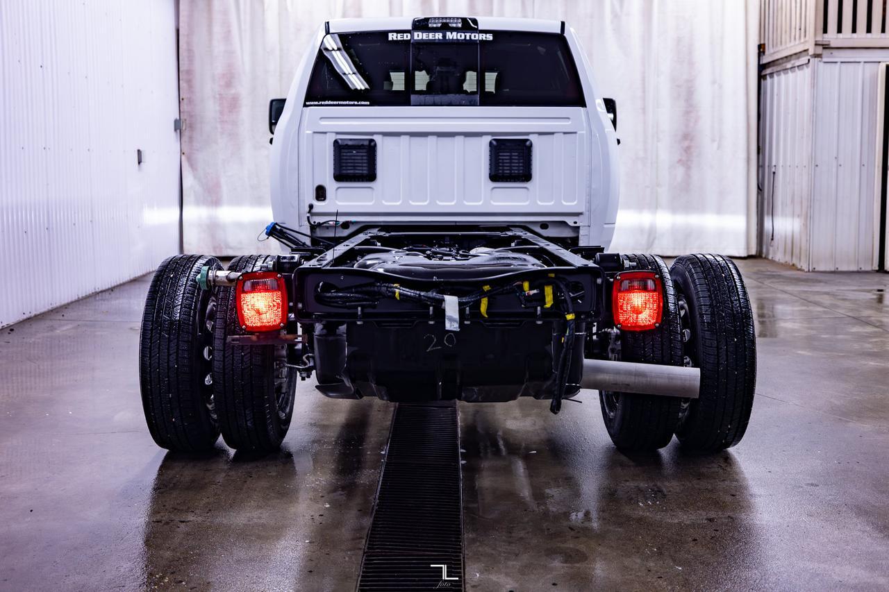 2025 Ram 3500 4x4 Crew Cab Big Horn Cab & Chassis Diesel Nav Red Deer AB