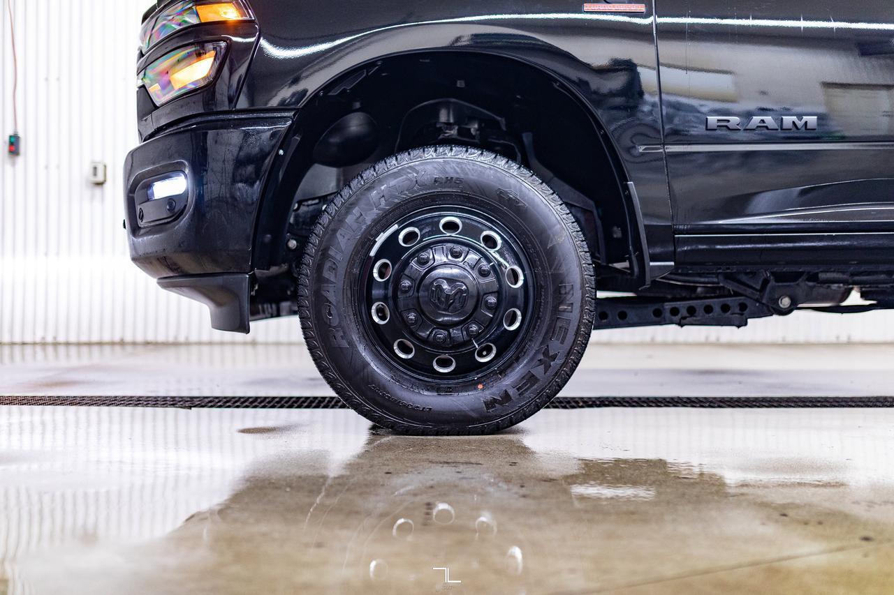 2025 Ram 3500 4x4 Crew Cab Big Horn Night Dually Diesel Nav Red Deer AB