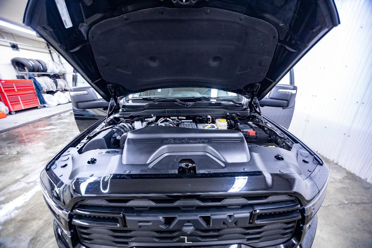 2025 Ram 3500 4x4 Crew Cab Big Horn Night Dually Diesel Nav Red Deer AB