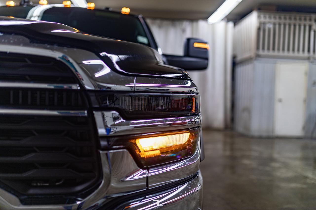 2025 Ram 3500 4x4 Crew Cab & Chassis Big Horn Dually Diesel Nav Red Deer AB