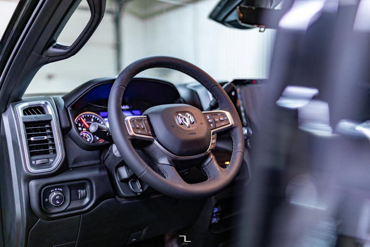 2025 Ram 3500 4x4 Crew Cab & Chassis Big Horn Dually Diesel Nav Red Deer AB