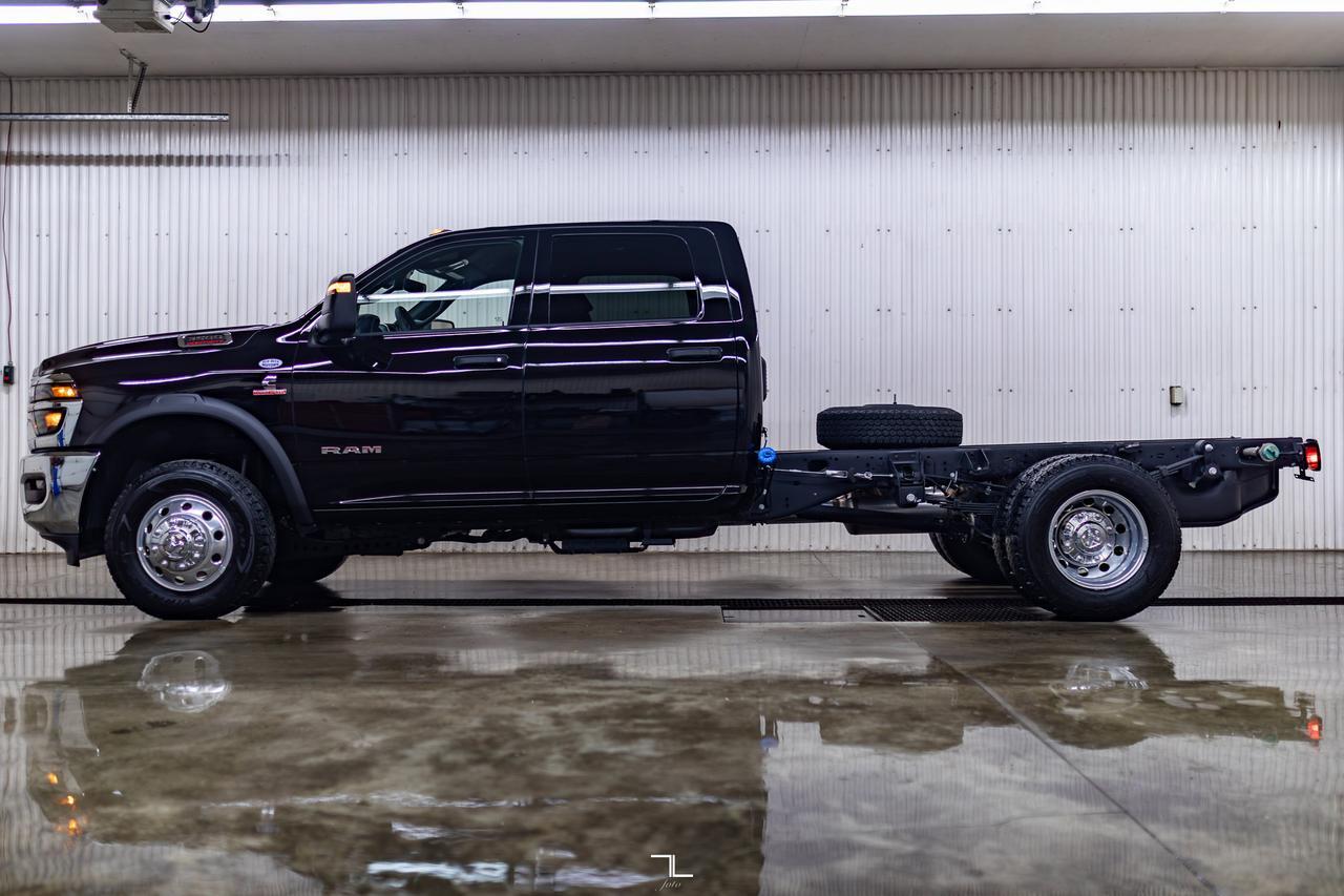 2025 Ram 3500 4x4 Crew Cab & Chassis Big Horn Dually Diesel Nav Red Deer AB