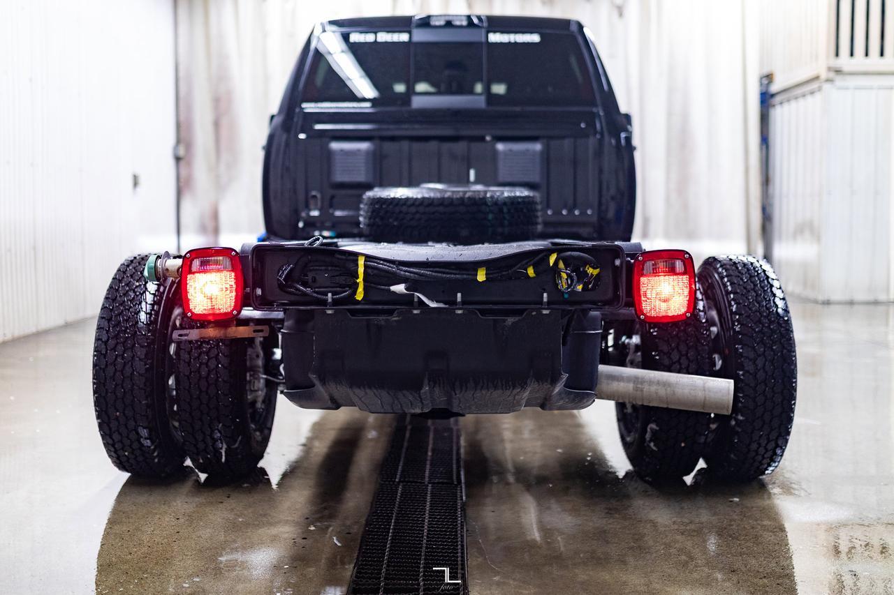 2025 Ram 3500 4x4 Crew Cab & Chassis Big Horn Dually Diesel Nav Red Deer AB