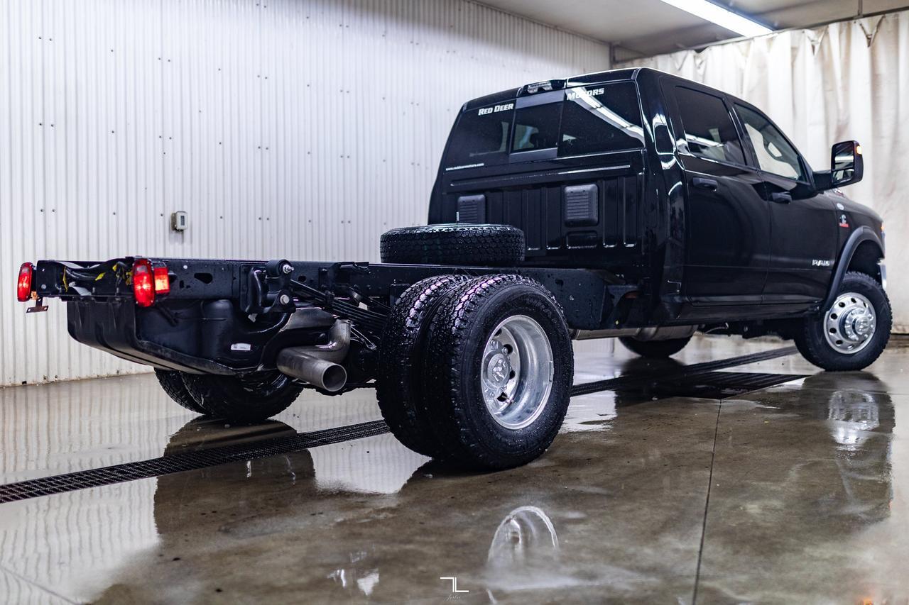 2025 Ram 3500 4x4 Crew Cab & Chassis Big Horn Dually Diesel Nav Red Deer AB