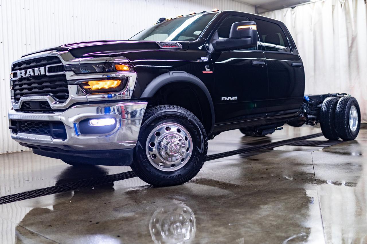 2025 Ram 3500 4x4 Crew Cab & Chassis Big Horn Dually Diesel Nav Red Deer AB