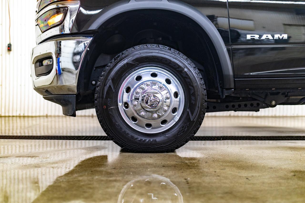 2025 Ram 3500 4x4 Crew Cab & Chassis Big Horn Dually Diesel Nav Red Deer AB