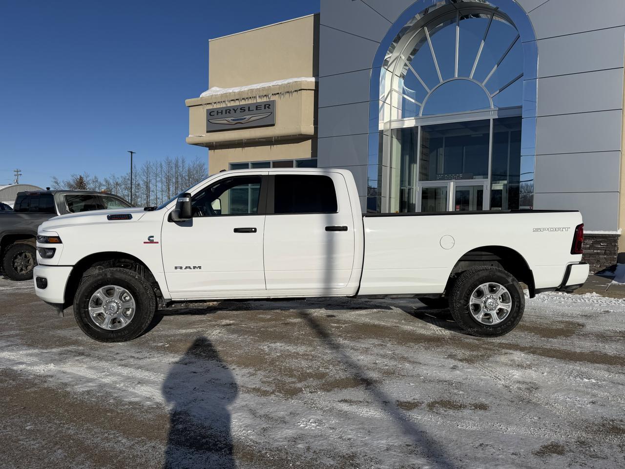 2025 Ram 3500 Big Horn Crew Cab 4X4 | 6.7L | 5th Wheel | Level 1 Equip Pkg | Box Liner | Nav | Sport Appr Pkg Redwater AB