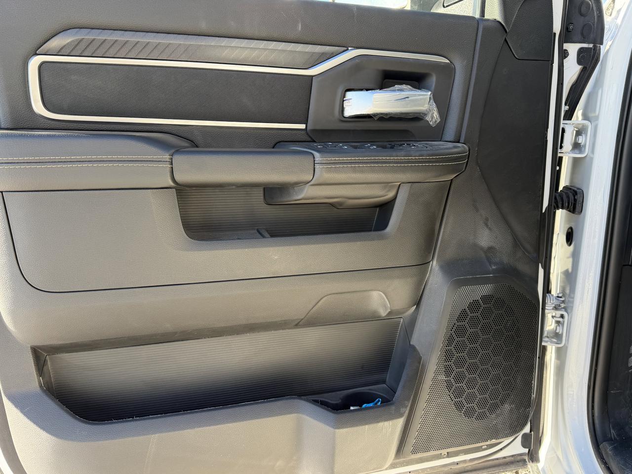 2025 Ram 3500 Big Horn Crew Cab 4X4 | 6.7L | 5th Wheel | Level 1 Equip Pkg | Box Liner | Nav | Sport Appr Pkg Redwater AB