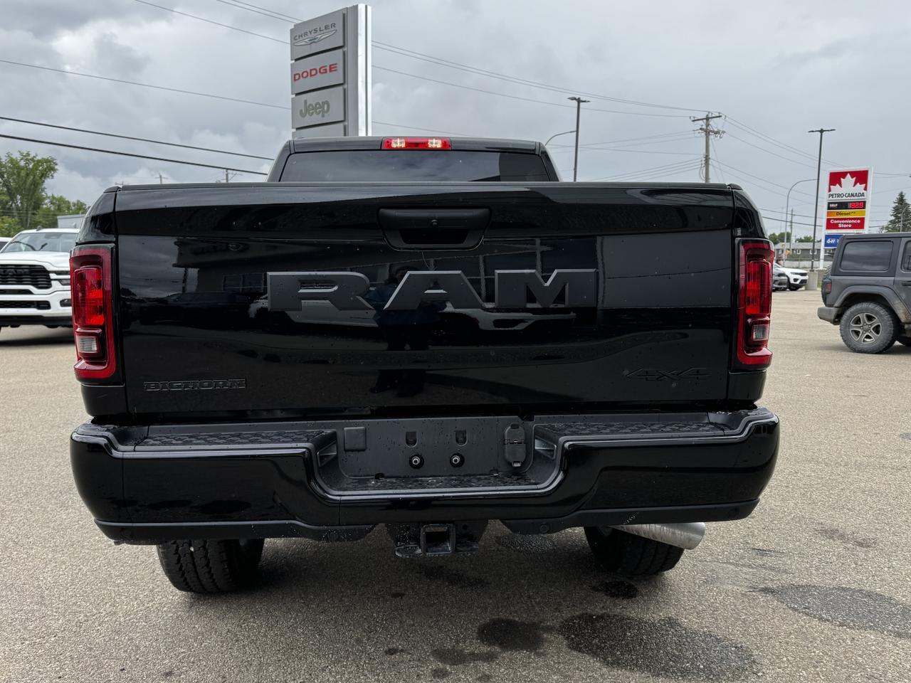 2025 Ram 3500 Big Horn Night Edition Crew Cab 4x4 | Cummins Diesel | Heated Seats | Towing | Backup Camera Redwater AB