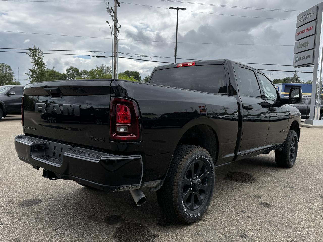 2025 Ram 3500 Big Horn Night Edition Crew Cab 4x4 | Cummins Diesel | Heated Seats | Towing | Backup Camera Redwater AB