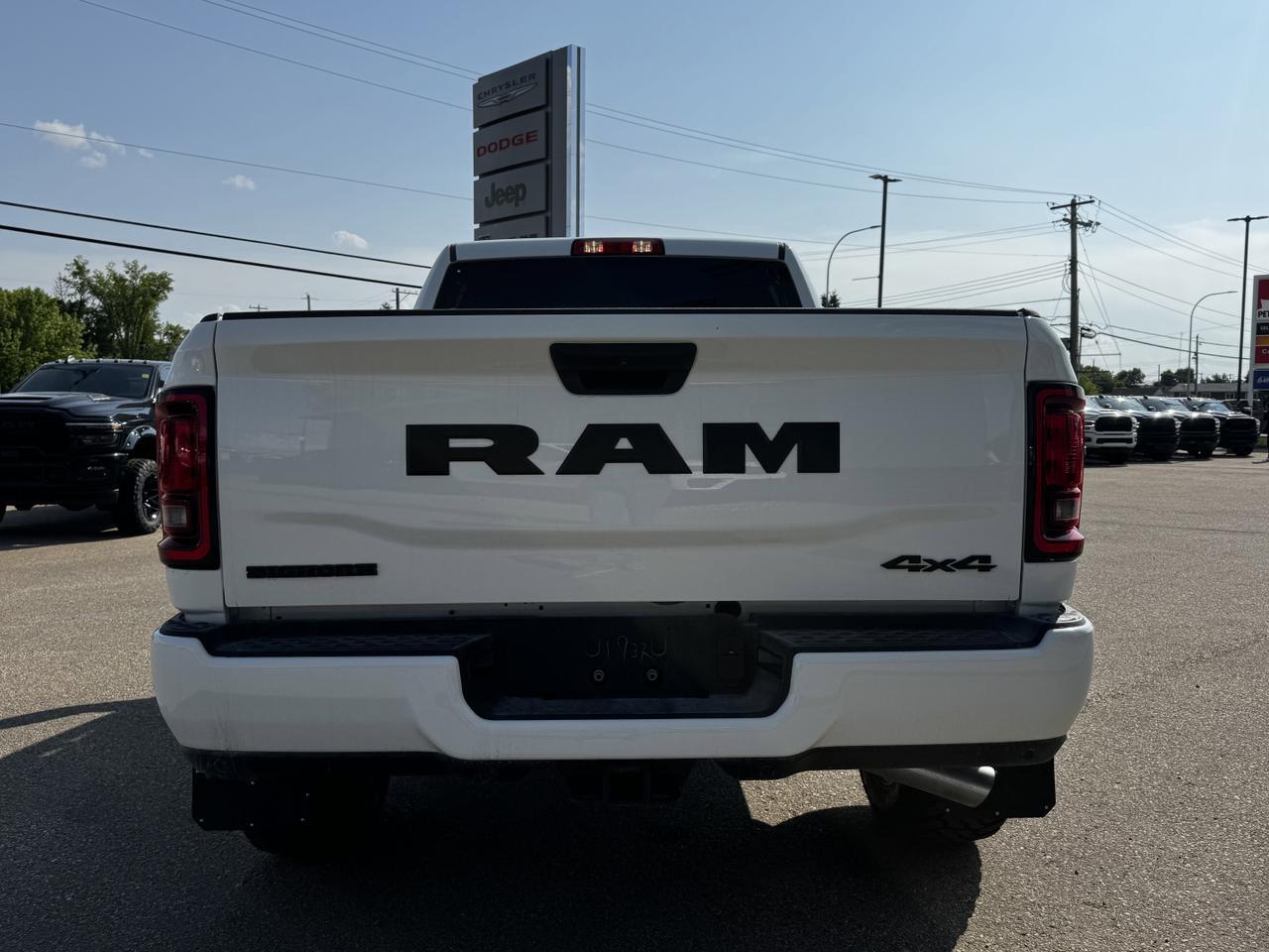 2025 Ram 3500 Big Horn Night Edition Crew Cab 4x4 | FROSTBITE | Rig Ready Ram | Heated Seats | 5th Wheel | NAV Redwater AB