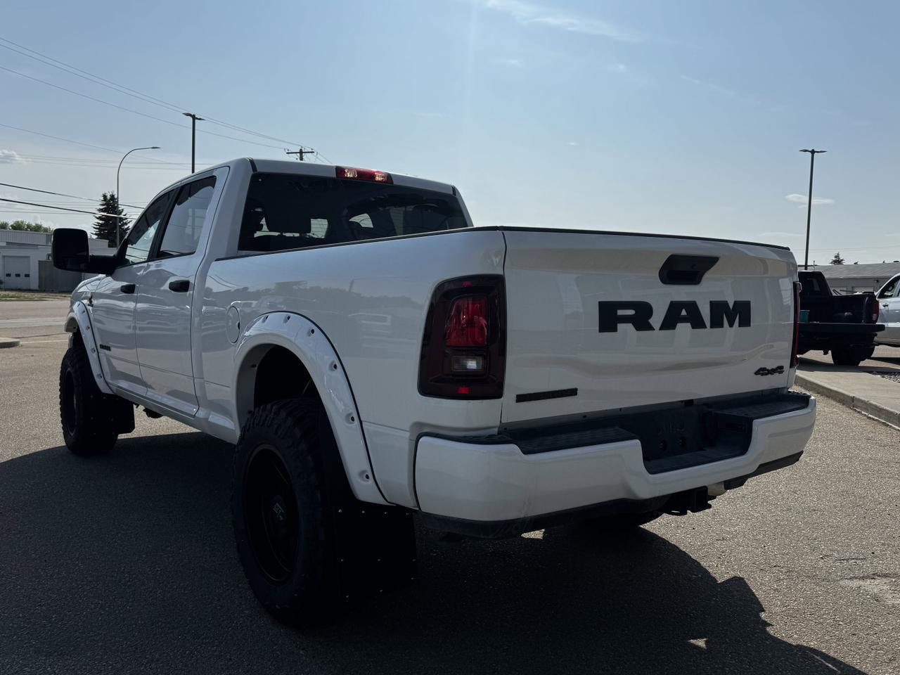 2025 Ram 3500 Big Horn Night Edition Crew Cab 4x4 | FROSTBITE | Rig Ready Ram | Heated Seats | 5th Wheel | NAV Redwater AB