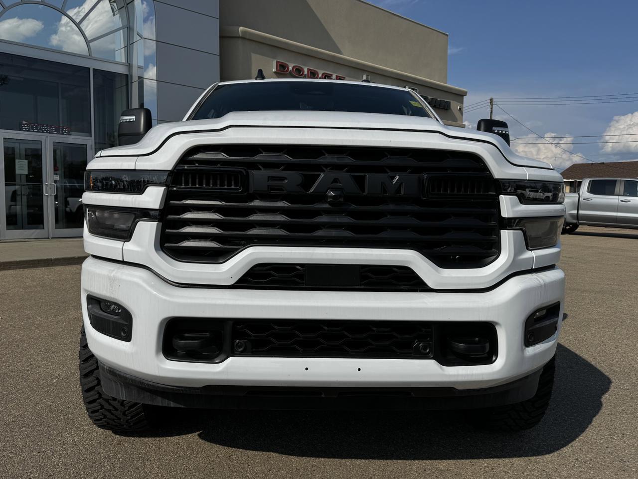 2025 Ram 3500 Big Horn Night Edition Crew Cab 4x4 | FROSTBITE | Rig Ready Ram | Heated Seats | 5th Wheel | NAV Redwater AB