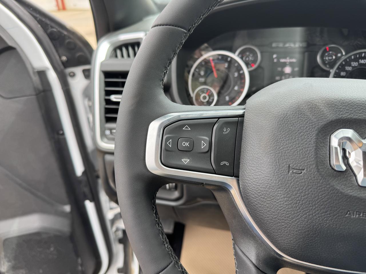 2025 Ram 3500 Big Horn Night Edition Crew Cab 4x4 | FROSTBITE | Rig Ready Ram | Heated Seats | 5th Wheel | NAV Redwater AB