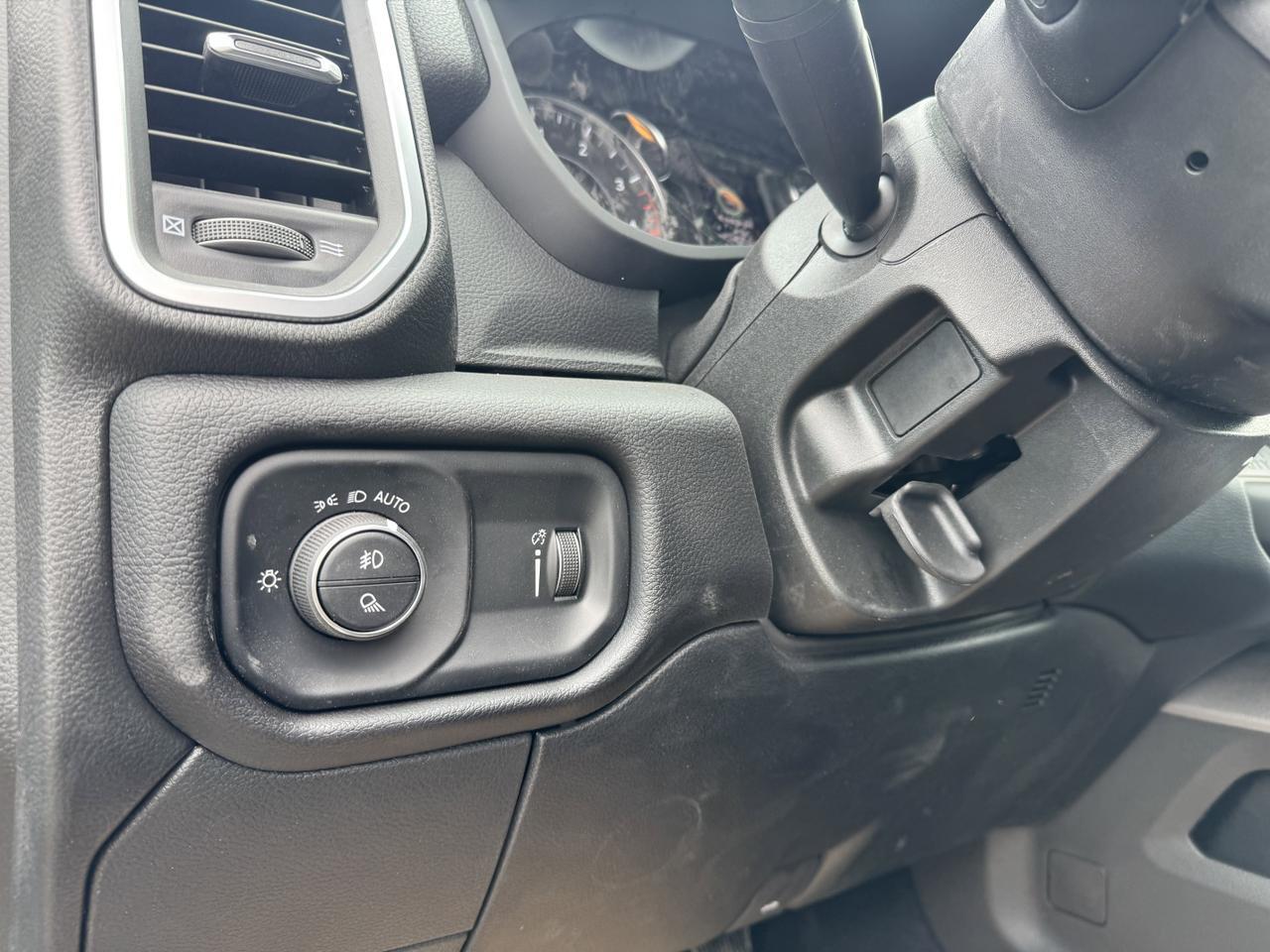 2025 Ram 3500 Big Horn Night Edition Crew Cab 4x4 | FROSTBITE | Rig Ready Ram | Heated Seats | 5th Wheel | NAV Redwater AB
