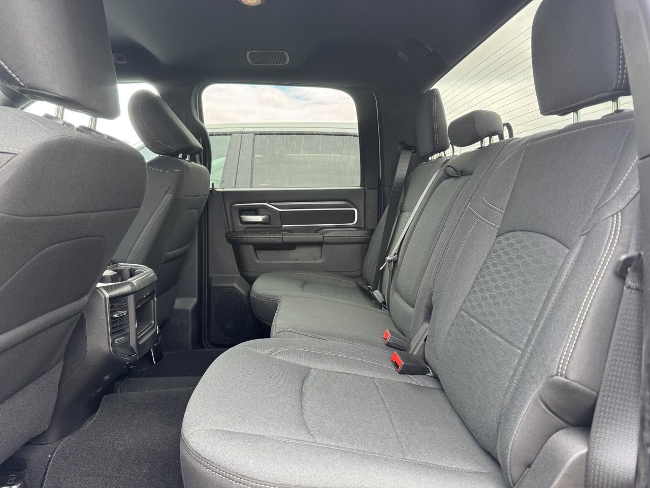 2025 Ram 3500 Big Horn Night Edition Crew Cab 4x4 | FROSTBITE | Rig Ready Ram | Heated Seats | 5th Wheel | NAV Redwater AB