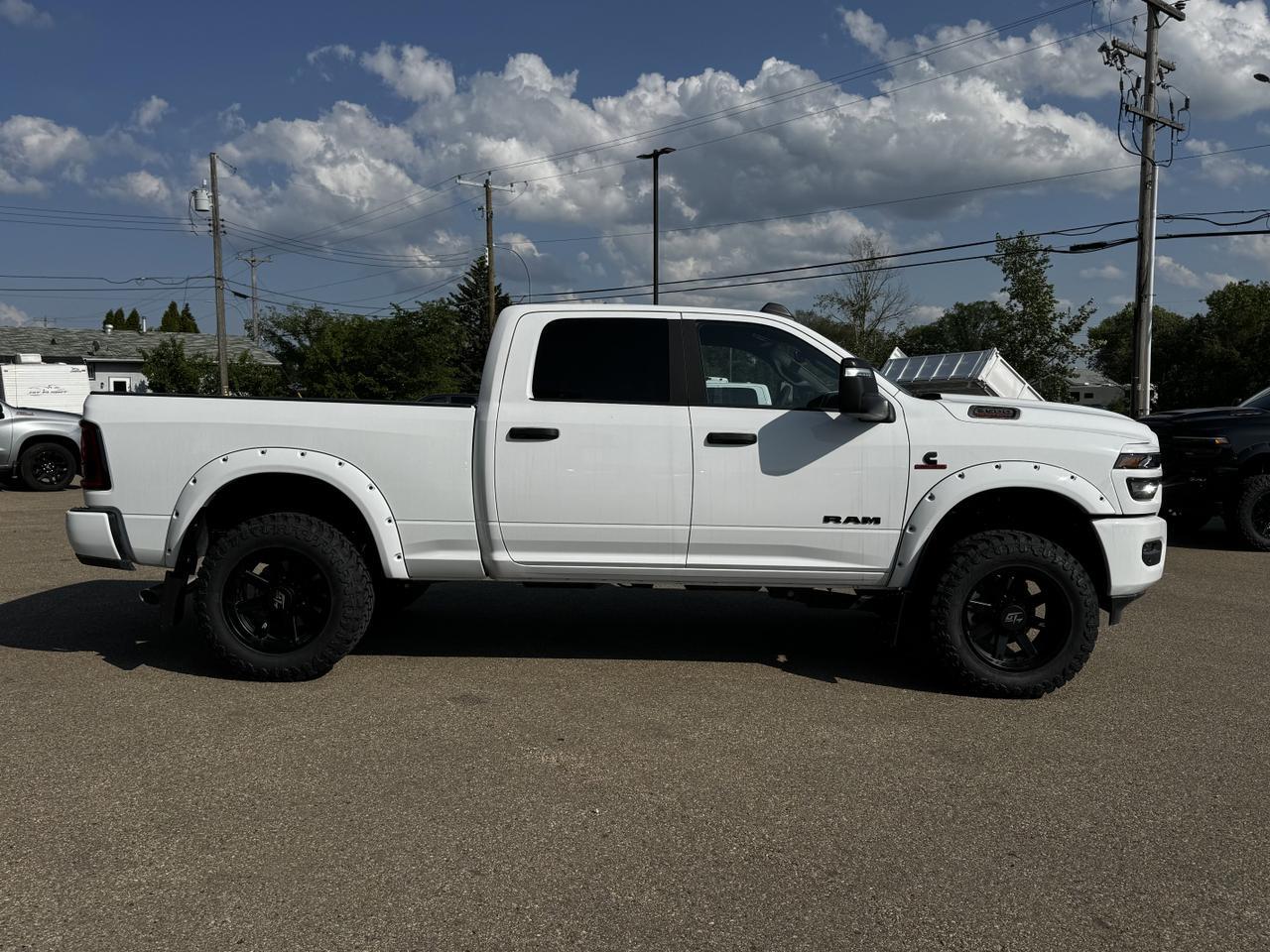 2025 Ram 3500 Big Horn Night Edition Crew Cab 4x4 | FROSTBITE | Rig Ready Ram | Heated Seats | 5th Wheel | NAV Redwater AB