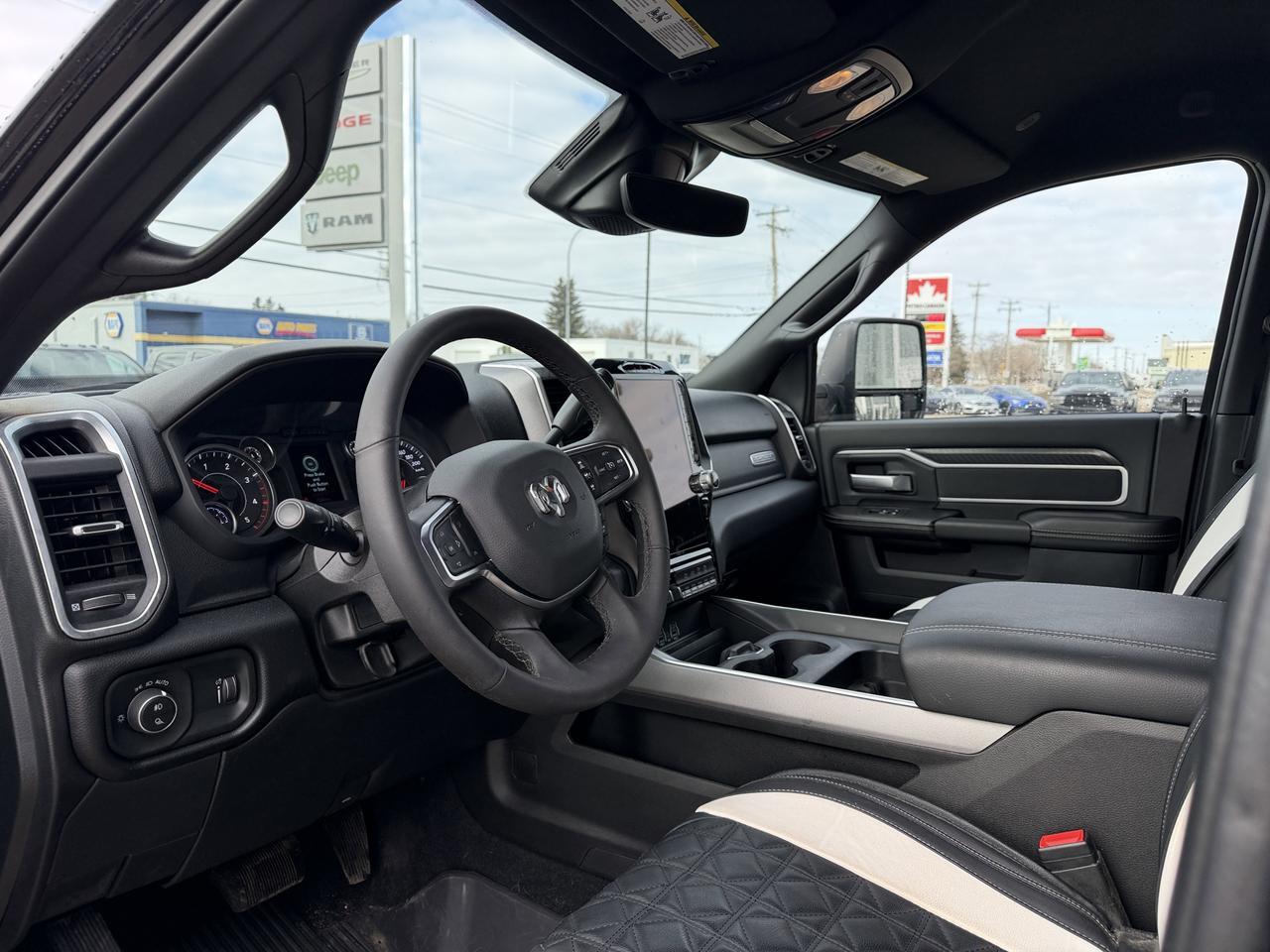 2025 Ram 3500 Big Horn Night Edition Crew Cab 4x4 | Low KMs | Cummins Diesel | 12IN NAV | 20IN Wheels | 5th Wheel Redwater AB