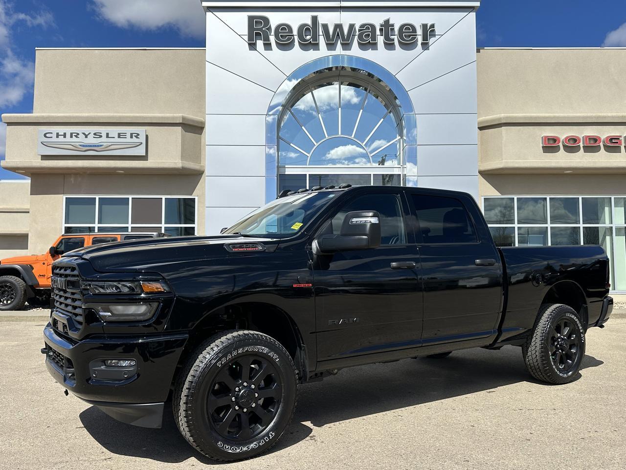 2025 Ram 3500 Big Horn Night Edition Crew Cab 4x4 | Low KMs | Cummins Diesel | 12IN NAV | 20IN Wheels | 5th Wheel