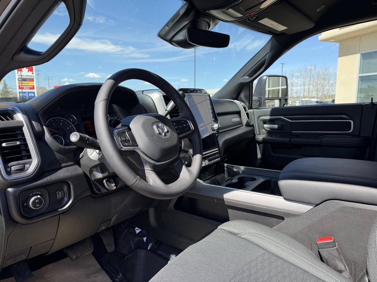 2025 Ram 3500 Big Horn Night Edition Crew Cab 4x4 | Low KMs | Cummins Diesel | 12IN NAV | 20IN Wheels | 5th Wheel Redwater AB