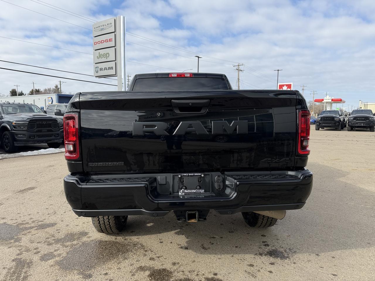 2025 Ram 3500 Big Horn Night Edition Crew Cab 4x4 | Low KMs | Cummins Diesel | 12IN NAV | 20IN Wheels | 5th Wheel Redwater AB