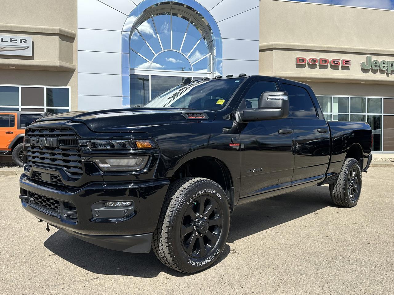 2025 Ram 3500 Big Horn Night Edition Crew Cab 4x4 | Low KMs | Cummins Diesel | 12IN NAV | 20IN Wheels | 5th Wheel Redwater AB
