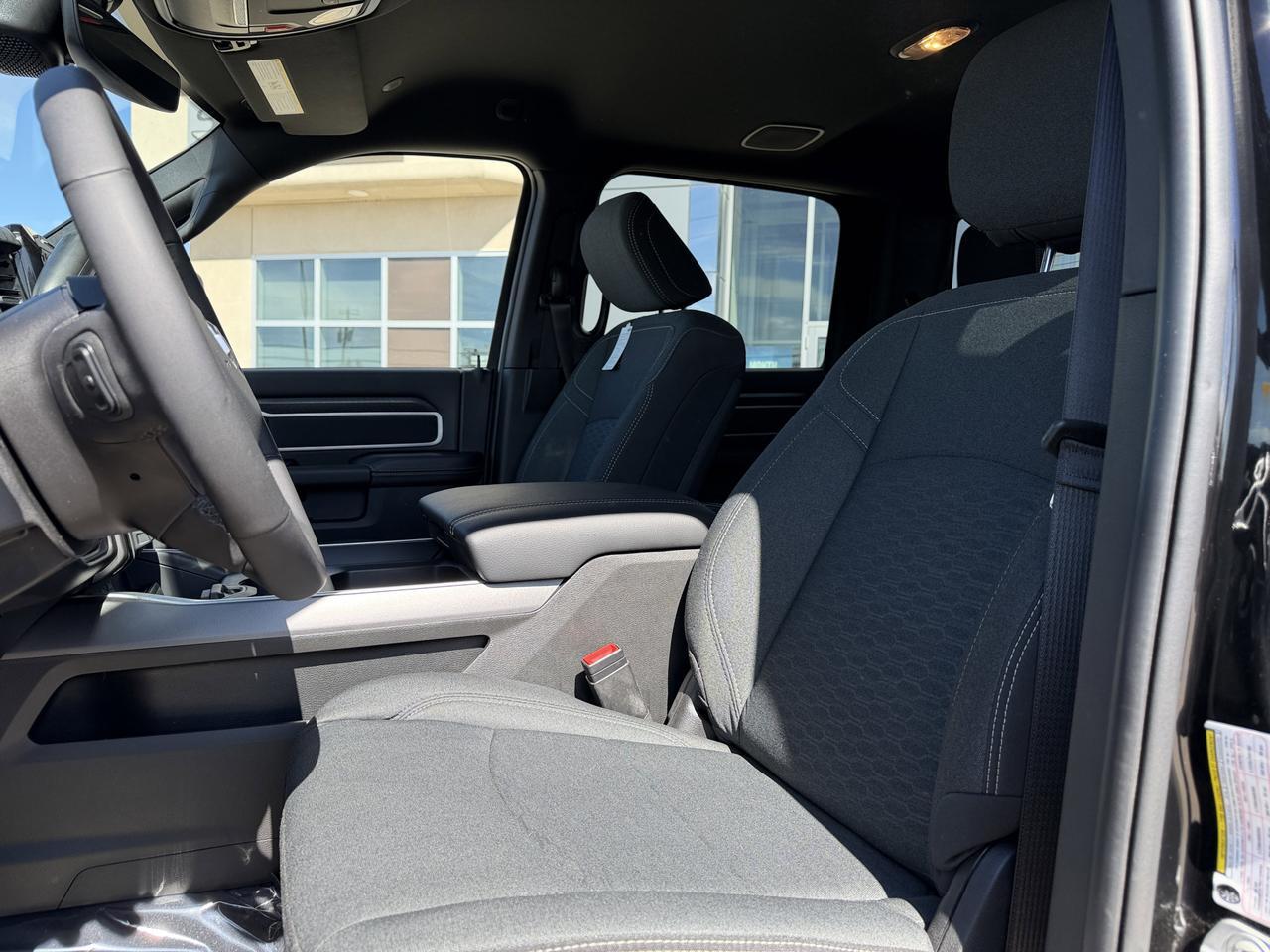 2025 Ram 3500 Big Horn Night Edition Crew Cab 4x4 | Low KMs | Cummins Diesel | 12IN NAV | 20IN Wheels | 5th Wheel Redwater AB