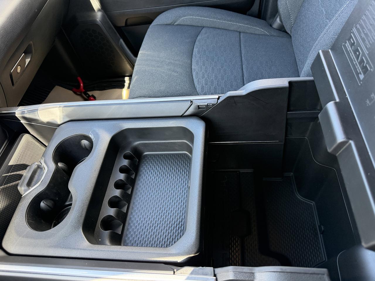 2025 Ram 3500 Big Horn Night Edition Crew Cab 4x4 | Low KMs | Cummins Diesel | 12IN NAV | 20IN Wheels | 5th Wheel Redwater AB