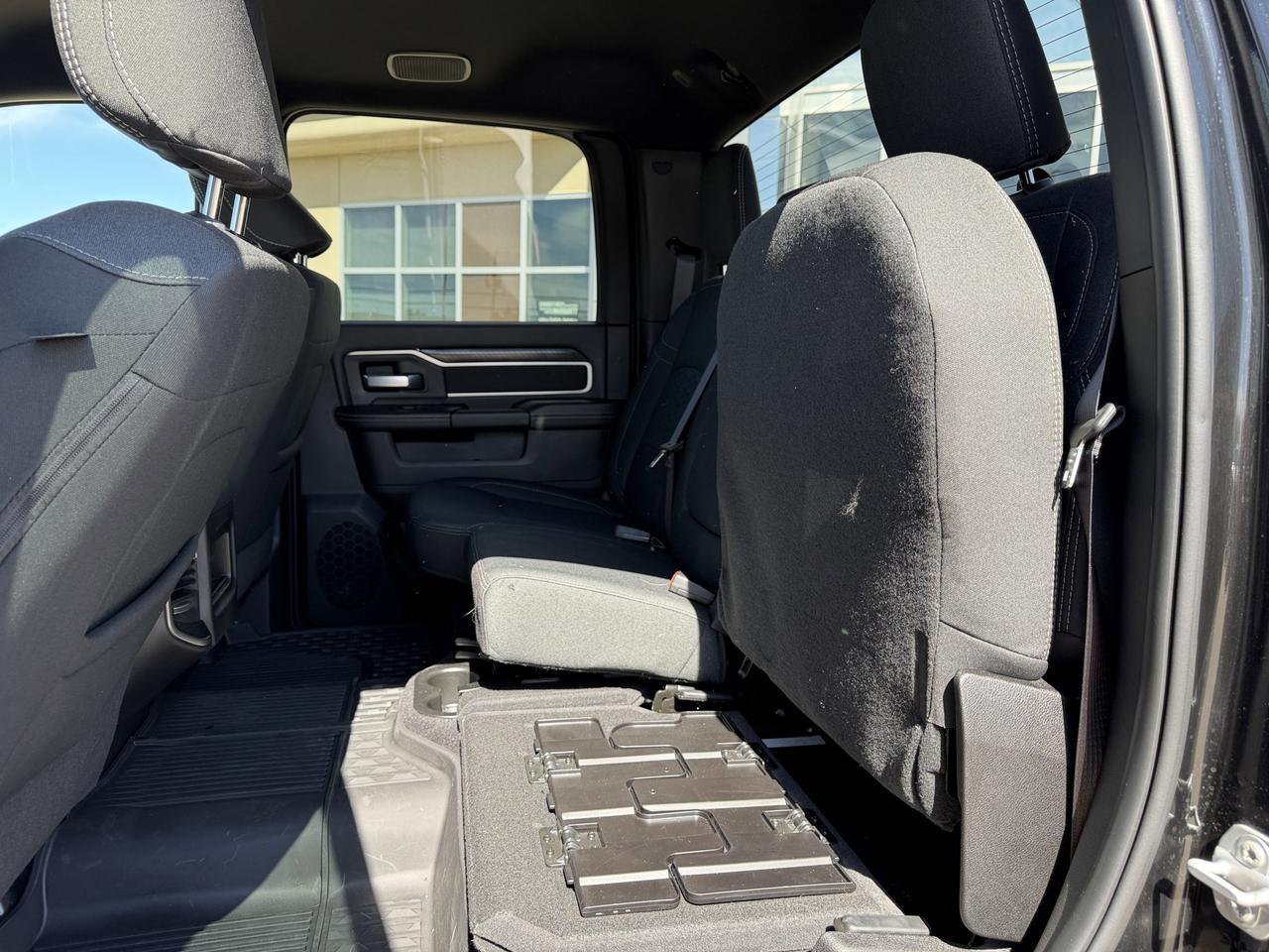 2025 Ram 3500 Big Horn Night Edition Crew Cab 4x4 | Low KMs | Cummins Diesel | 12IN NAV | 20IN Wheels | 5th Wheel Redwater AB