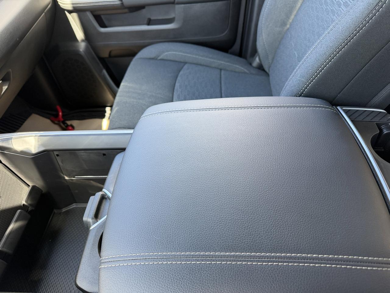 2025 Ram 3500 Big Horn Night Edition Crew Cab 4x4 | Low KMs | Cummins Diesel | 12IN NAV | 20IN Wheels | 5th Wheel Redwater AB