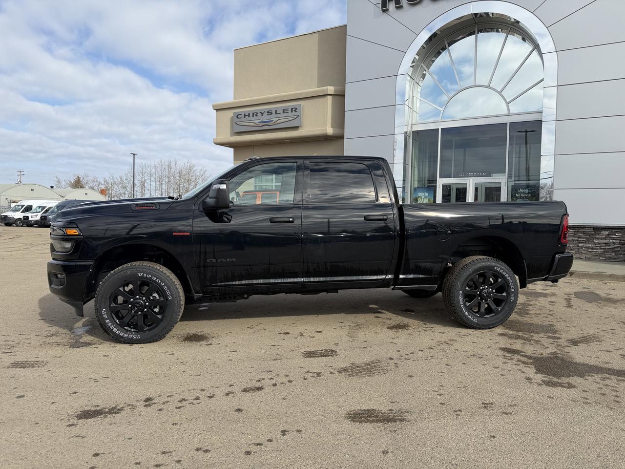 2025 Ram 3500 Big Horn Night Edition Crew Cab 4x4 | Low KMs | Cummins Diesel | 12IN NAV | 20IN Wheels | 5th Wheel Redwater AB