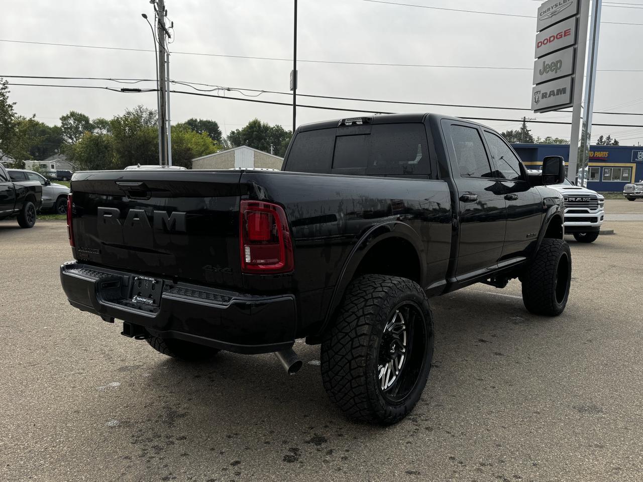 2025 Ram 3500 Laramie Night Edition Crew Cab 4x4 | Rig Ready Ram | Leather | Towing | Sunroof | Heated Seats Redwater AB