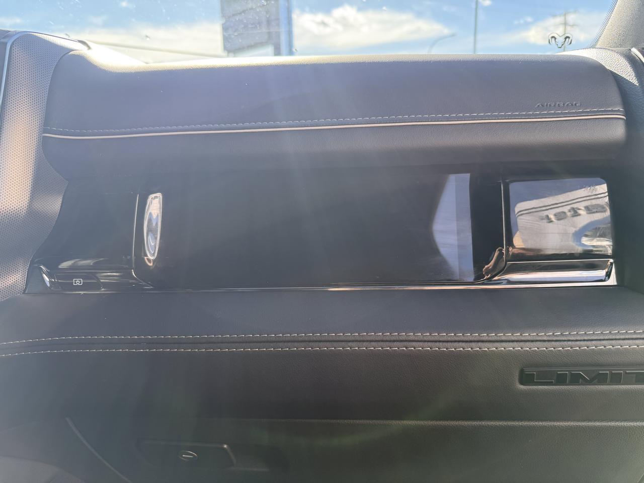 2025 Ram 3500 Limited Rig Ready RAM Crew Cab 4x4 | Cummins Diesel | Low KMs | Black Leather | NAV | 5th Wheel Prep Redwater AB