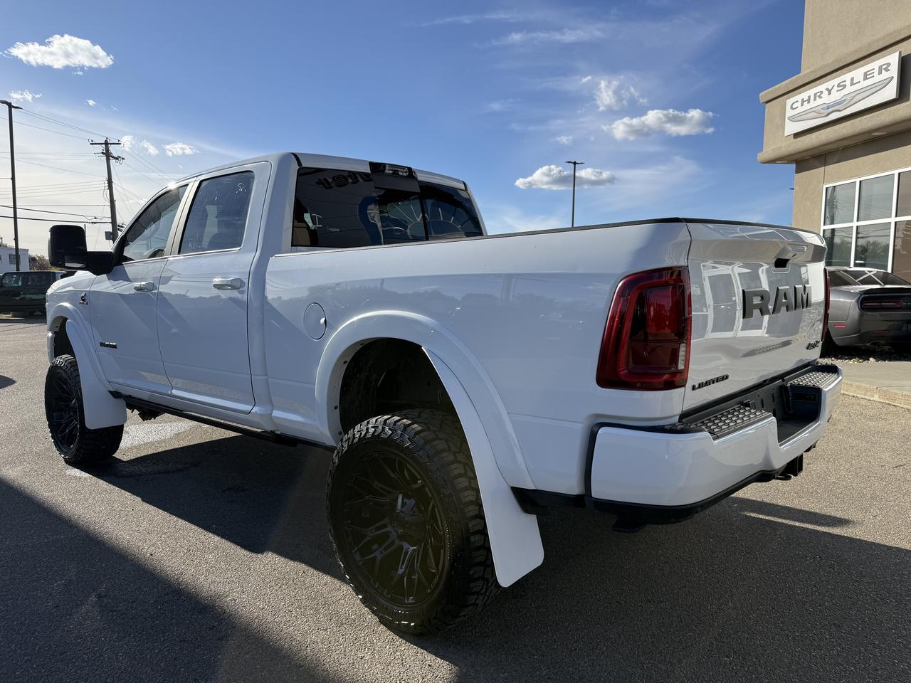 2025 Ram 3500 Limited Rig Ready RAM Crew Cab 4x4 | Cummins Diesel | Low KMs | Black Leather | NAV | 5th Wheel Prep Redwater AB