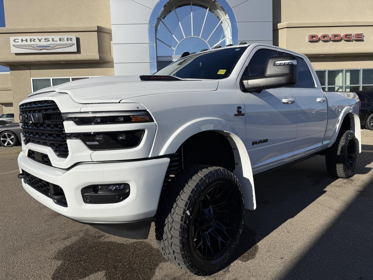 2025 Ram 3500 Limited Rig Ready RAM Crew Cab 4x4 | Cummins Diesel | Low KMs | Black Leather | NAV | 5th Wheel Prep Redwater AB