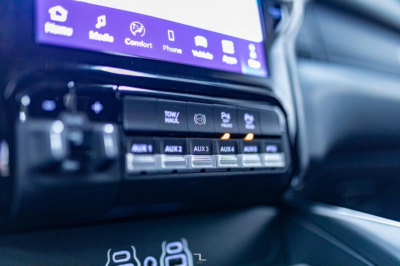 2025 Ram 5500 4x4 Crew Cab & Chassis Big Horn Diesel Leather Nav Red Deer AB