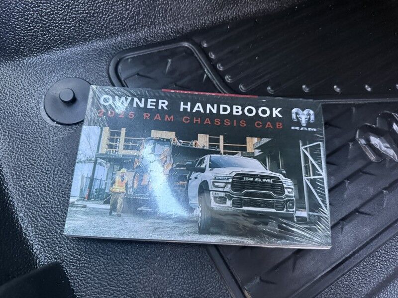 2025 Ram 5500 6.4L V8 4x4 Flatbed 18 MILES! Tradesman Collinsville OK