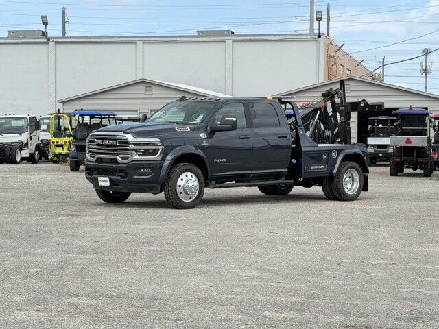 2025 Ram 5500 Laramie 4x4 Crew Cab