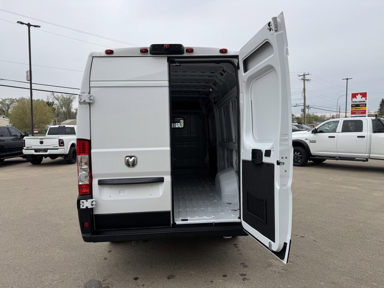 2025 Ram ProMaster Cargo Van 3500 Tradesman High Roof Cargo Van | V6 | 159WB EXT I Heated Seats Redwater AB