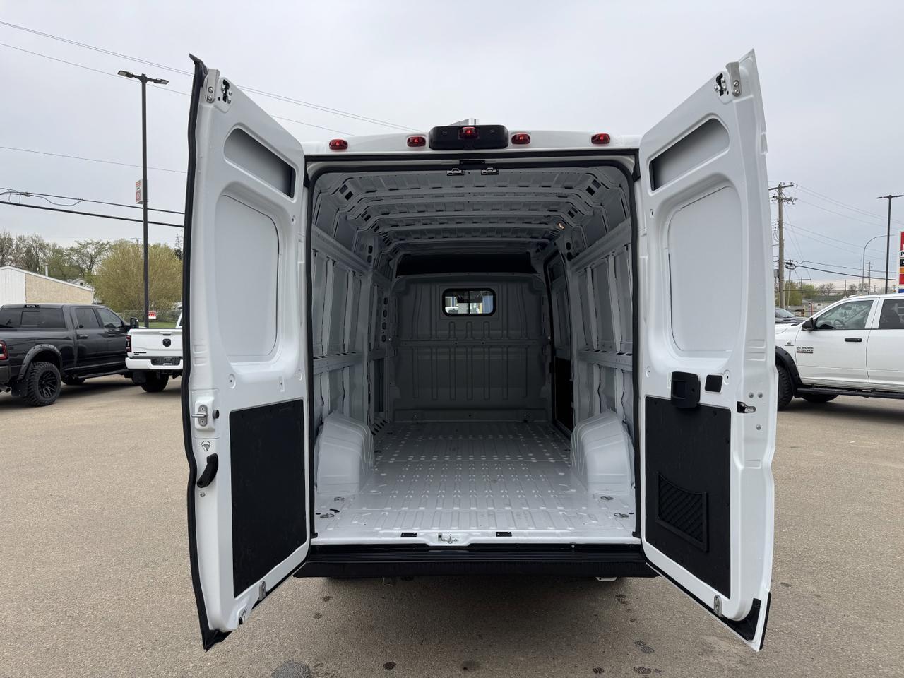 2025 Ram ProMaster Cargo Van 3500 Tradesman High Roof Cargo Van | V6 | 159WB EXT I Heated Seats Redwater AB