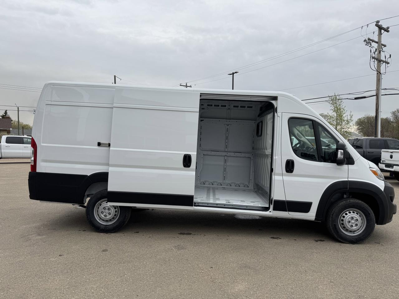 2025 Ram ProMaster Cargo Van 3500 Tradesman High Roof Cargo Van | V6 | 159WB EXT I Heated Seats Redwater AB
