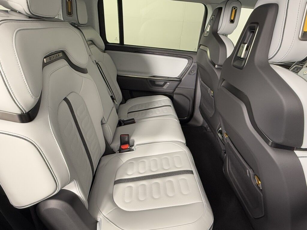 2025 Rivian R1S Adventure Dual-Motor Max Pack Maumee OH